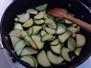 Zucchini in pan